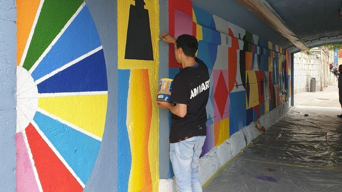 Amiarte pinta el túnel del puente San Antón